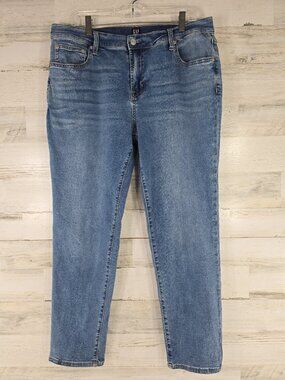 Gap Women’s Size 31 Stretch Girlfriend Jeans Medium Blue Denim Straight Leg *EUC